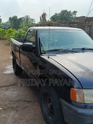Isuzu KB 2002 Black