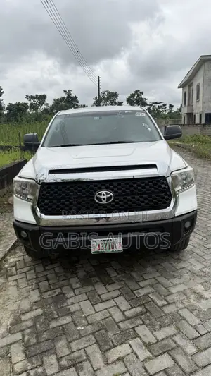 Toyota Tundra 2014 White