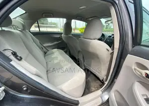 Toyota Corolla 2012 Gray