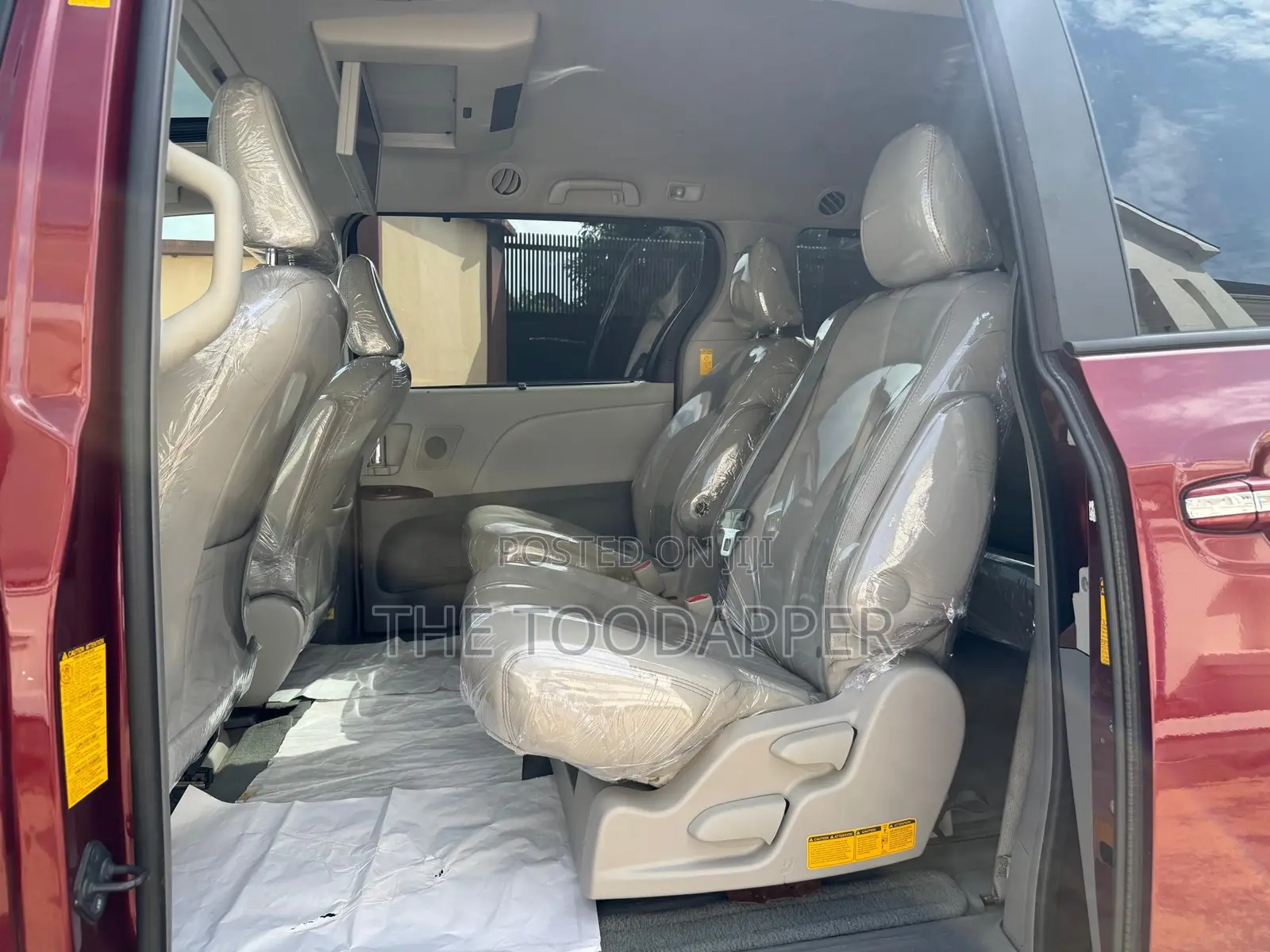 Toyota Sienna 2014 Red