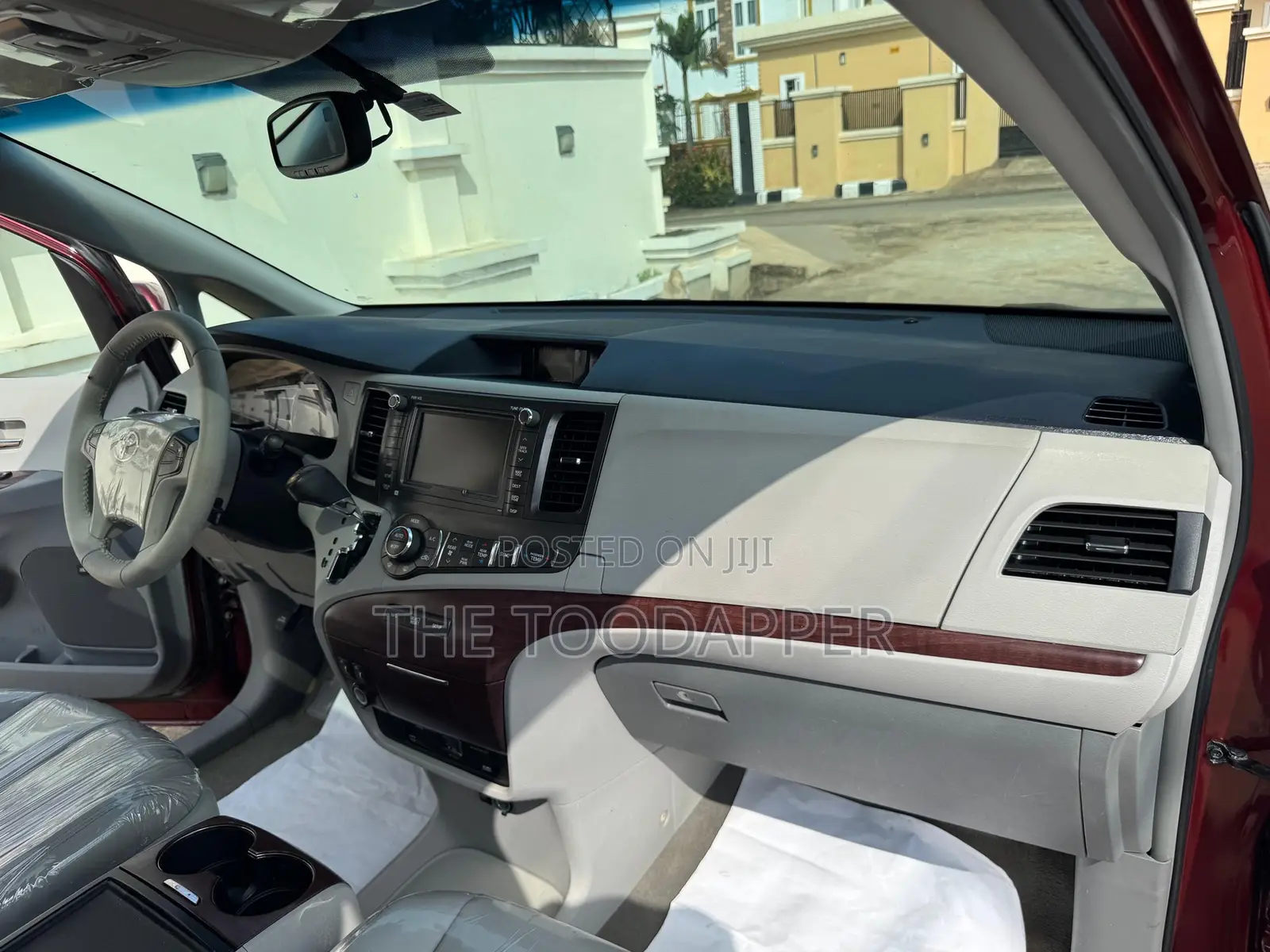Toyota Sienna 2014 Red