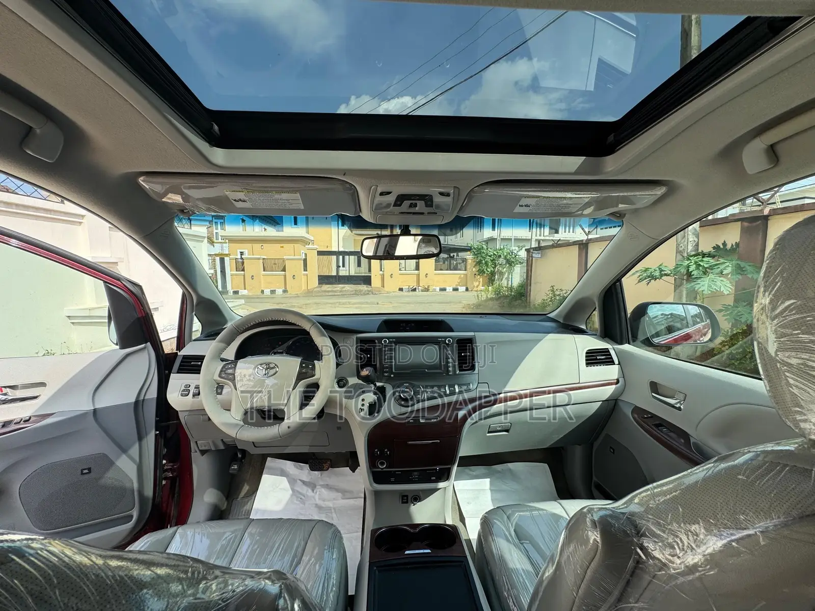 Toyota Sienna 2014 Red