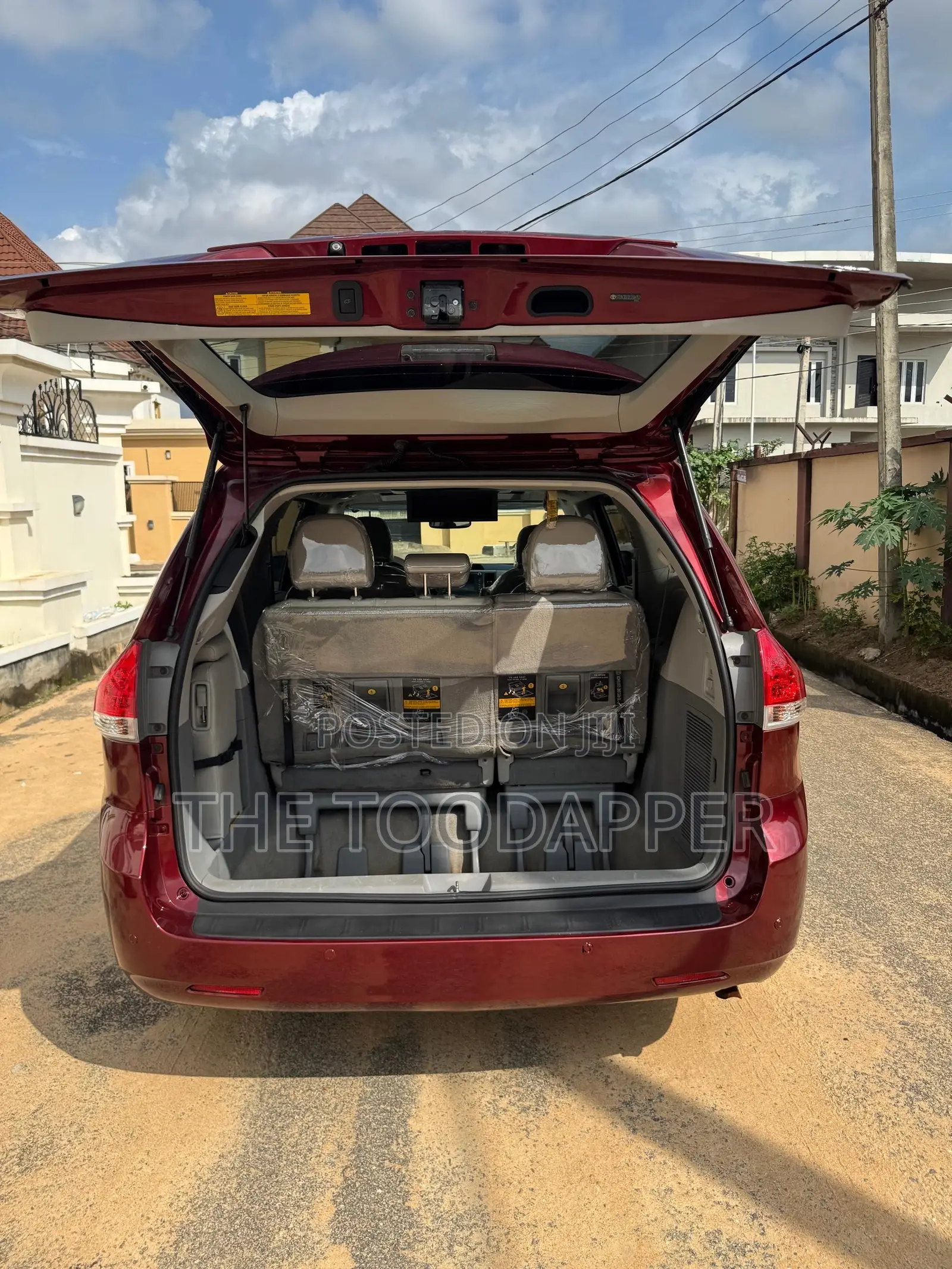Toyota Sienna 2014 Red