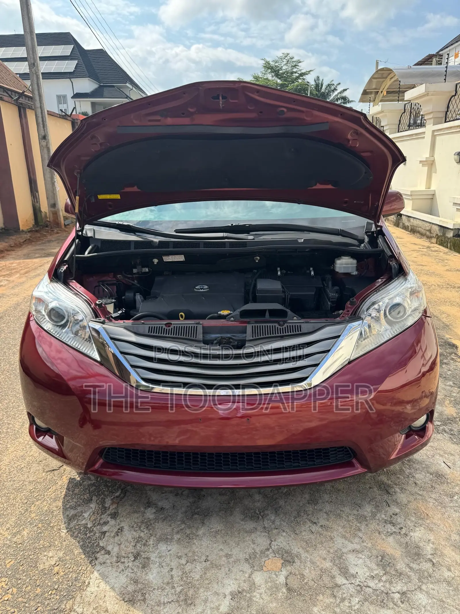 Toyota Sienna 2014 Red