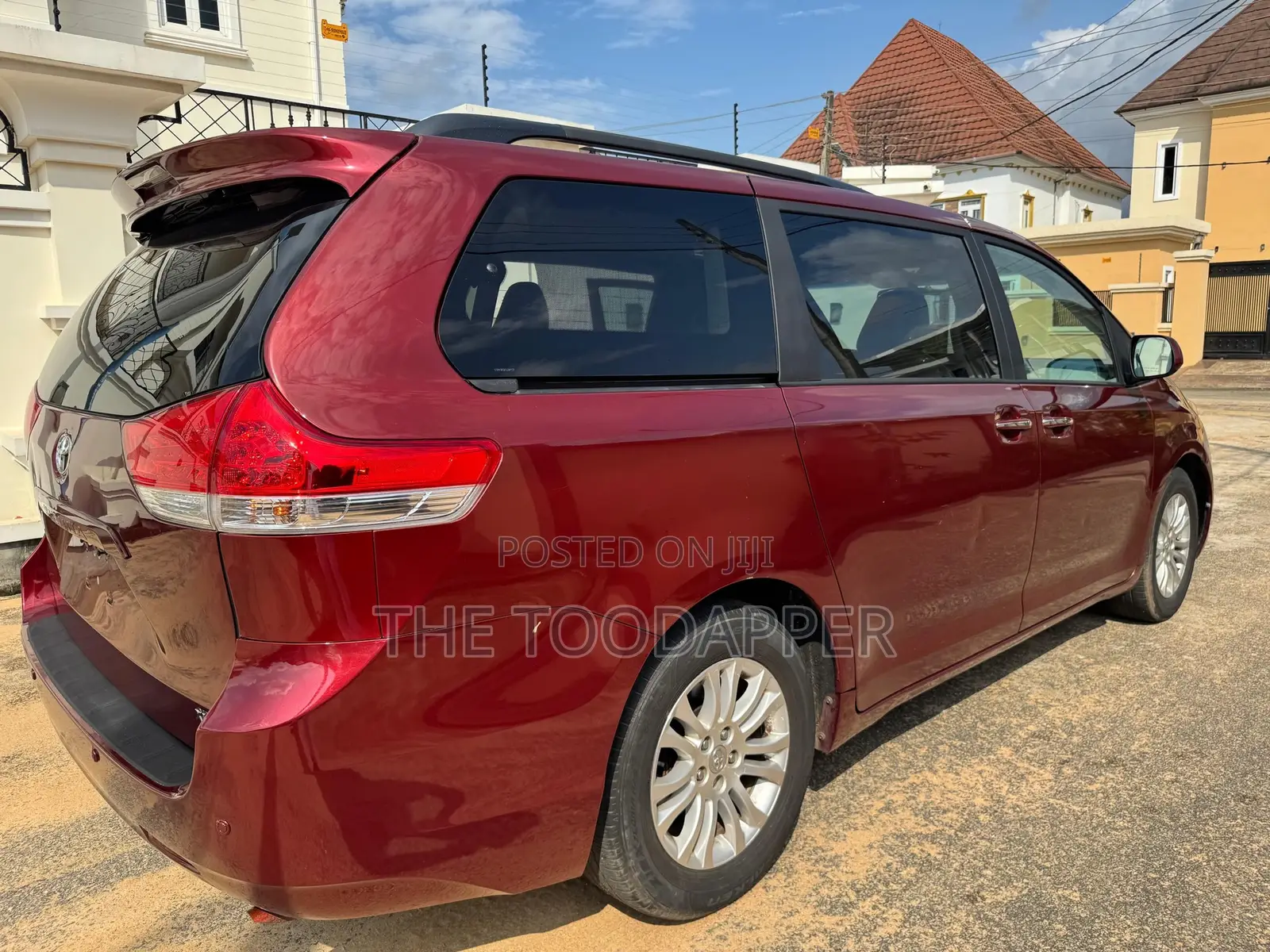 Toyota Sienna 2014 Red