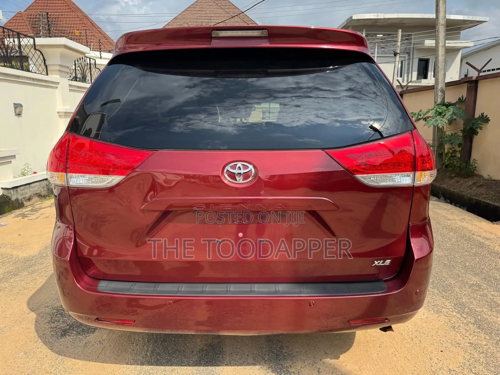Toyota Sienna 2014 Red