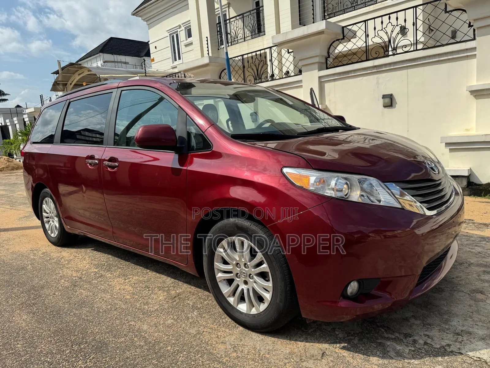 Toyota Sienna 2014 Red
