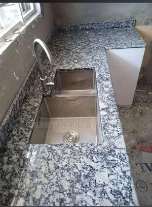 Marble Kitchen Cabinets and Countertops