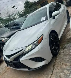 Toyota Camry 2018 White