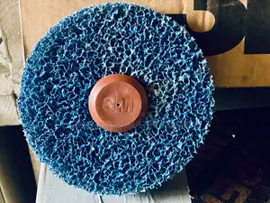 3M Scotch-Brite CG-ZS Clean and Strip Disc.