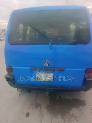 Volkswagen Transporter 2010 Blue