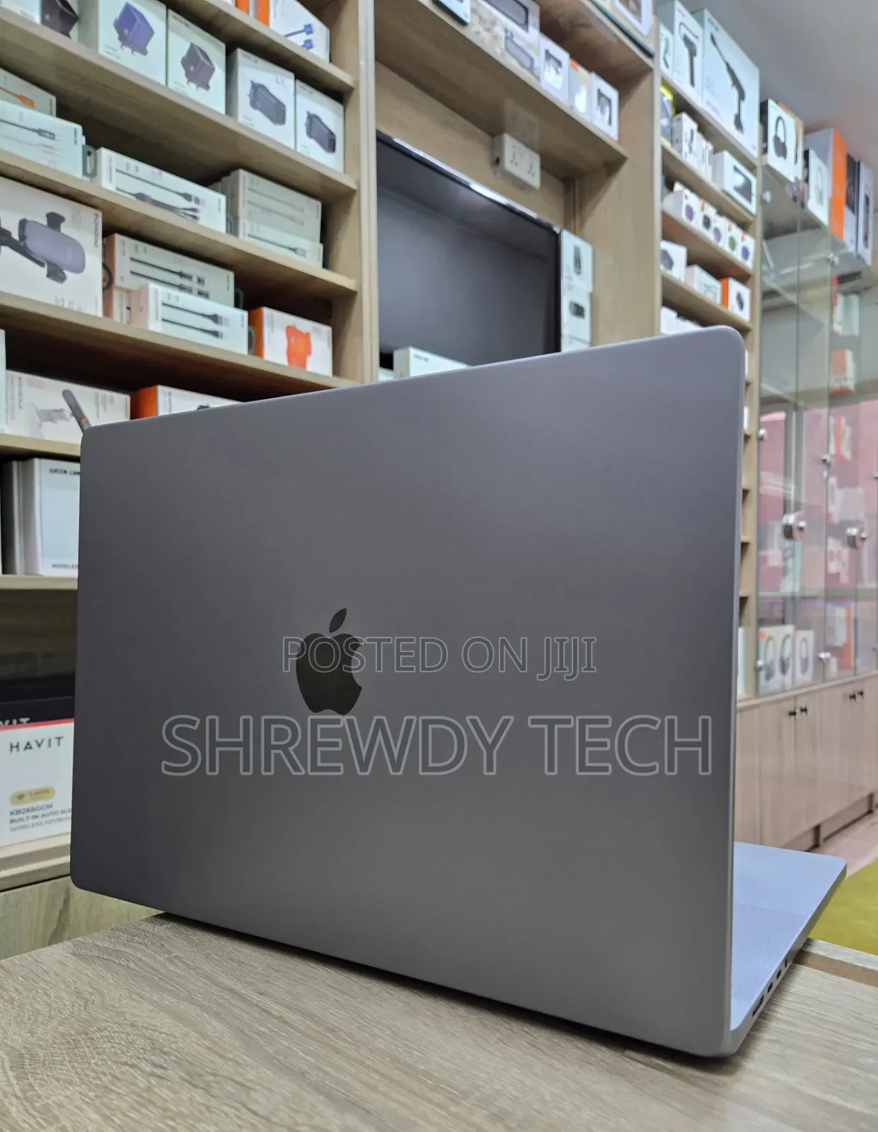 Laptop Apple MacBook Pro 2021 M1 32GB Apple M1 Pro SSD 1T