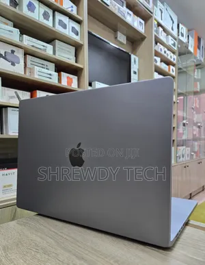 Laptop Apple MacBook Pro 2021 M1 32GB Apple M1 Pro SSD 1T