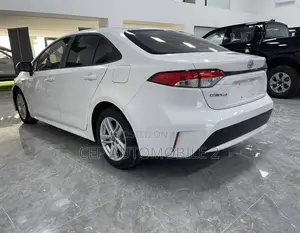 Toyota Corolla 2022 White