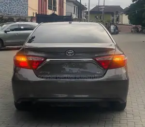 Toyota Camry 2016 Gray