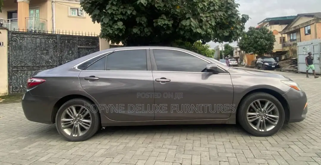 Toyota Camry 2016 Gray