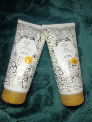 Milk and Honey Gold Body Scrub  (2)