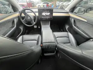 Tesla Model Y 2023 White