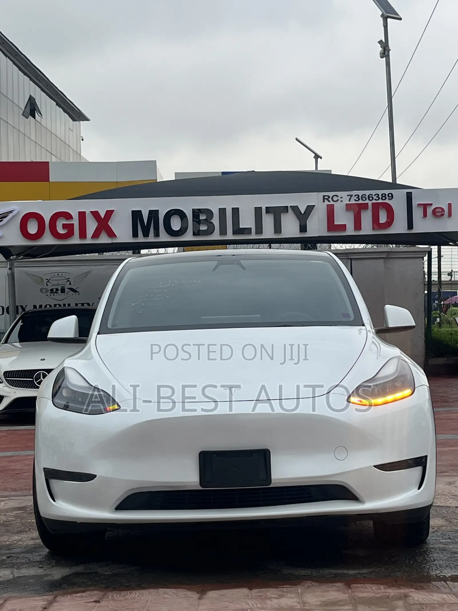 Tesla Model Y 2023 White