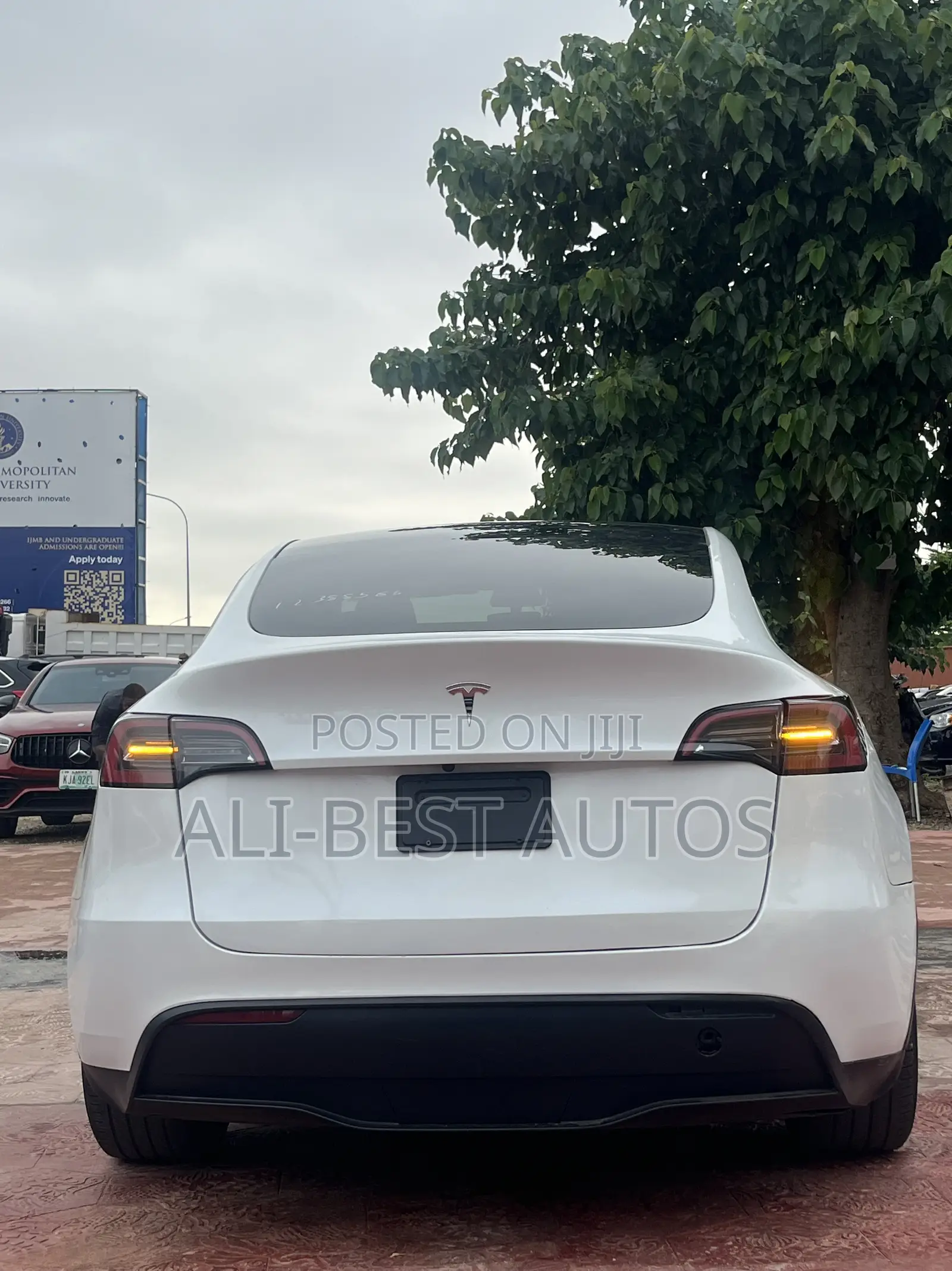 Tesla Model Y 2023 White