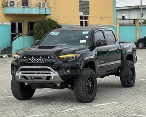 Toyota Tacoma 4dr Double Cab 2016 Black