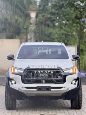 New Toyota Hilux 2024 White