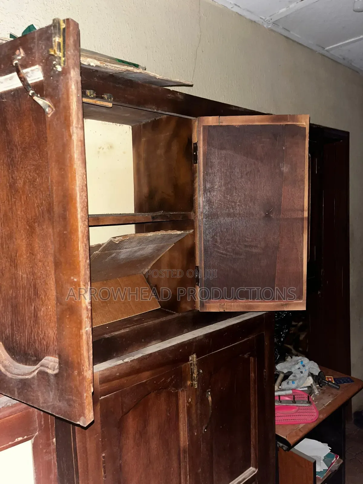 Spacious Wardrobes & Cupboard Multipurpose