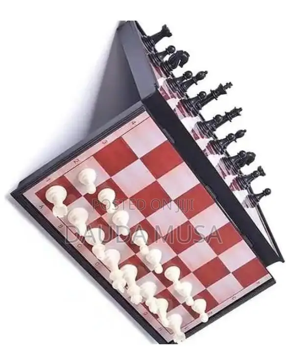 Small Magnetic Chess Board