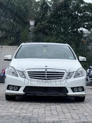Mercedes-Benz E350 Base 4Matic Sedan AWD (3.5L 6cyl 7A) 2010 White
