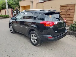 Toyota RAV4 XLE 4dr SUV AWD (2.5L 4cyl 6A) 2015 Black