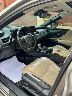 Lexus ES 2019 Silver