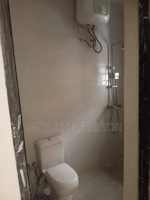 5bdrm Duplex in Crown Vista Estate, Lugbe District for rent