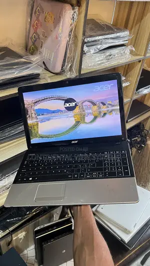 Laptop Acer Aspire E1-571 8GB Intel Core i5 HDD 250GB