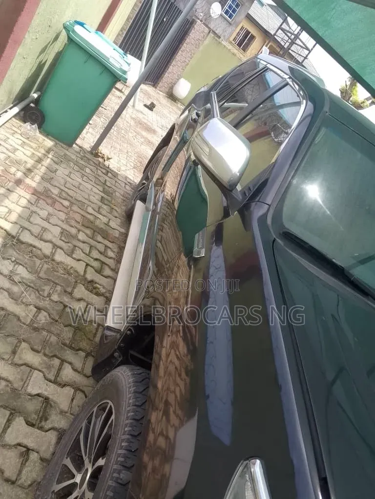 Toyota Land Cruiser Prado 2016 Black