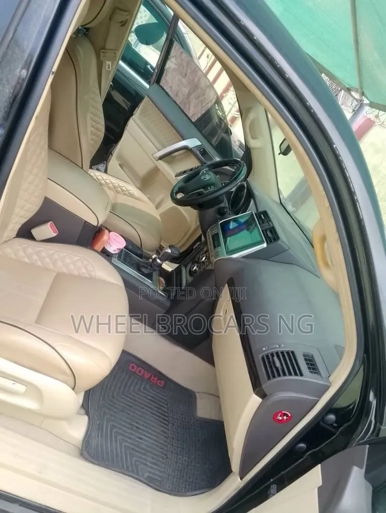 Toyota Land Cruiser Prado 2016 Black
