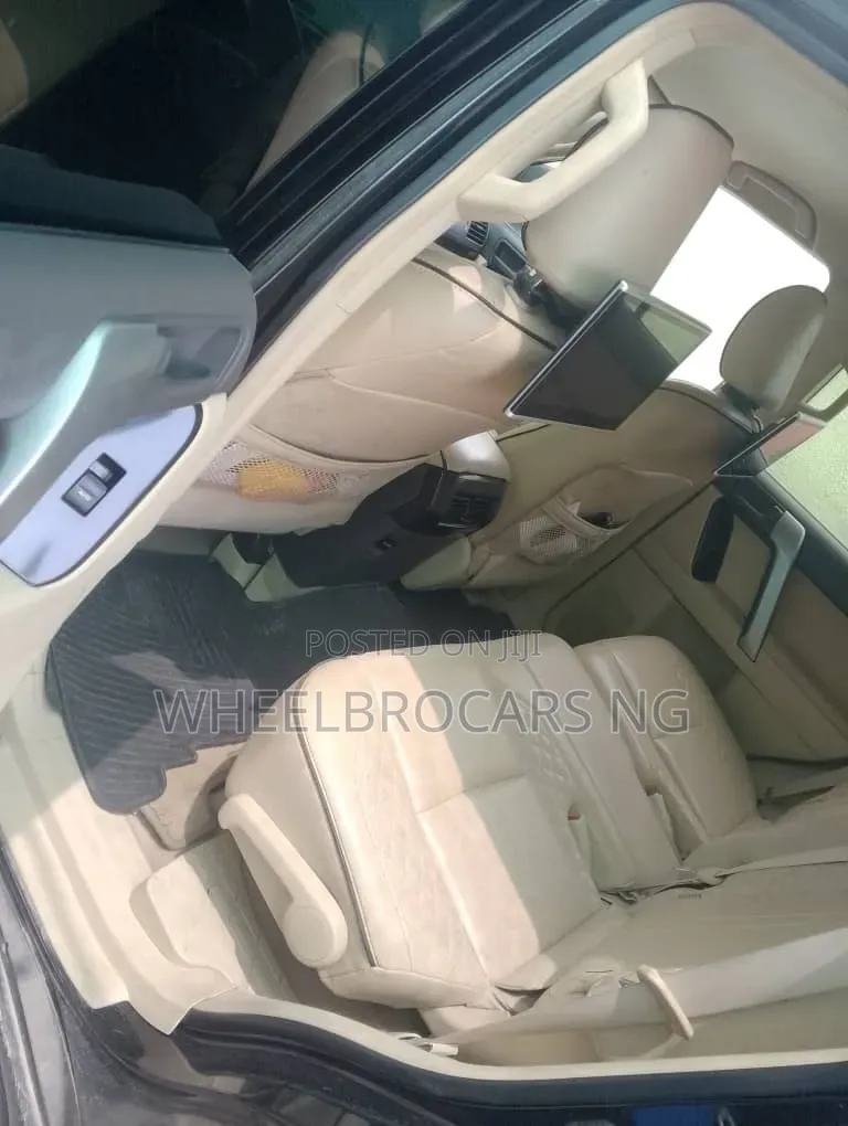 Toyota Land Cruiser Prado 2016 Black
