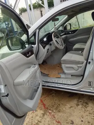 Nissan Quest SV 4dr Minivan (3.5L 6cyl CVT) 2014 Silver