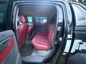 Toyota Hilux 2010 Black