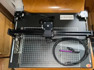 XY Plotter (X-Y Pen Plotter).