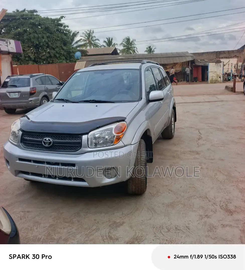 Toyota RAV4 1.8 2005 Silver