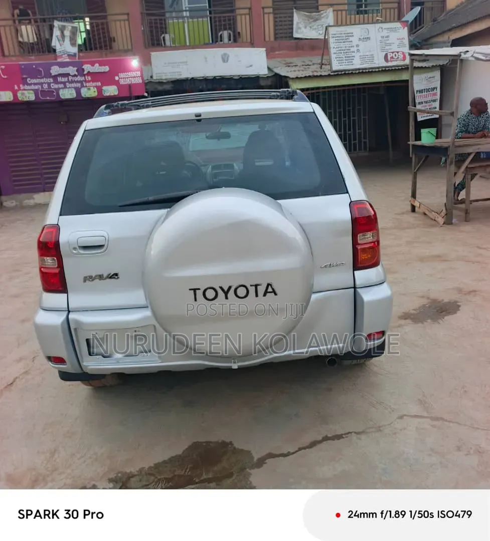 Toyota RAV4 1.8 2005 Silver