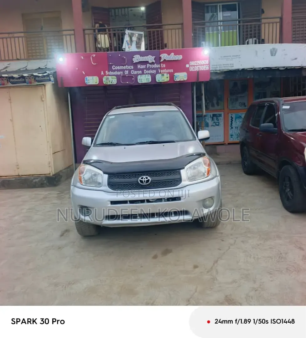 Toyota RAV4 1.8 2005 Silver