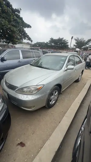 Toyota Camry 2004 Silver