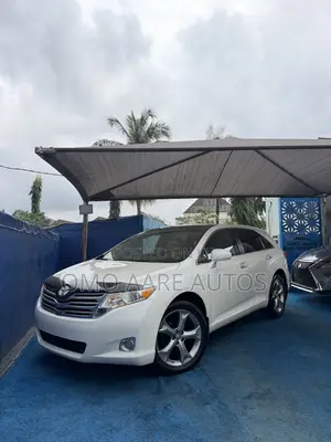 Toyota Venza XLE 2010 White