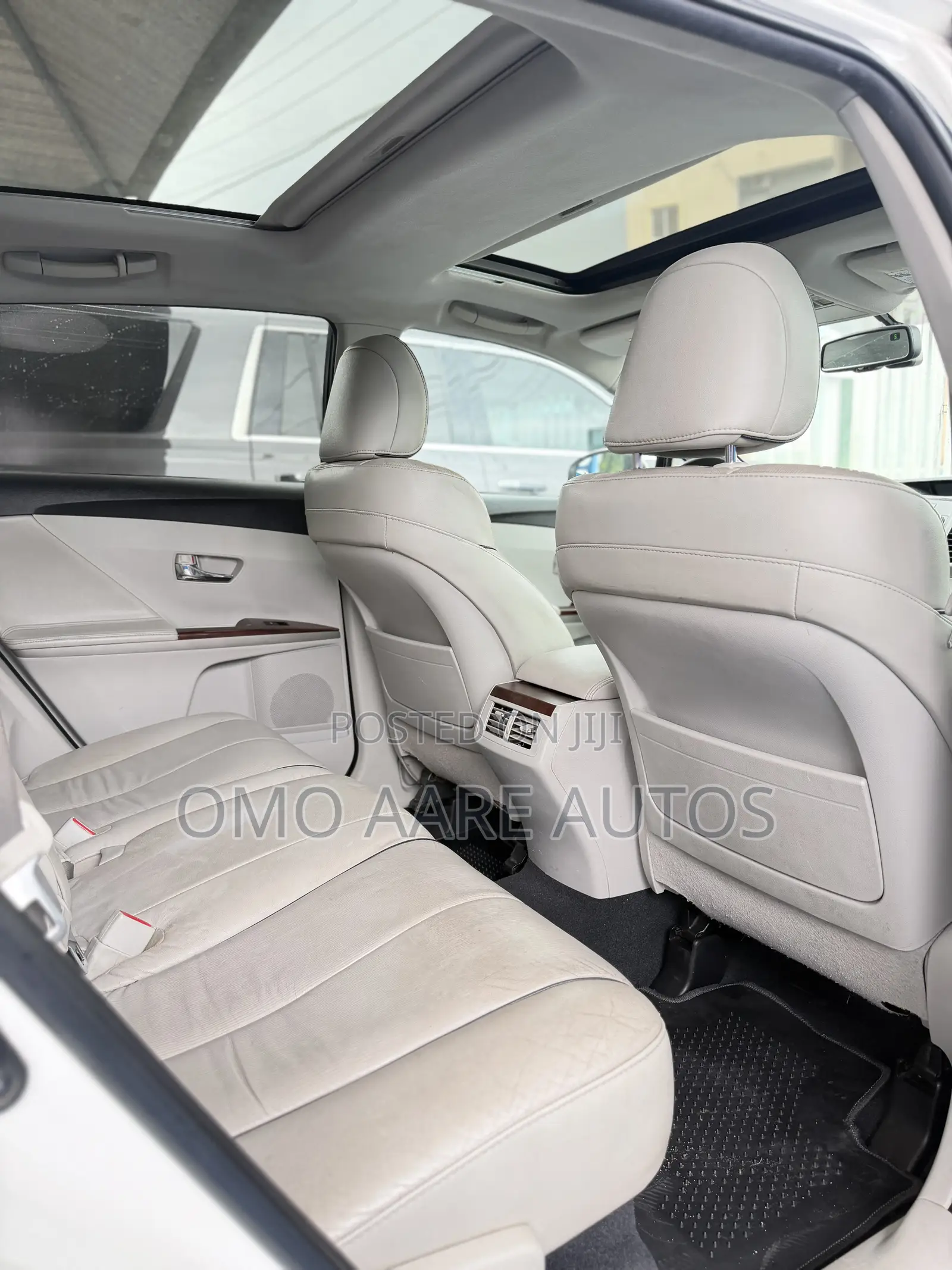 Toyota Venza XLE 2010 White