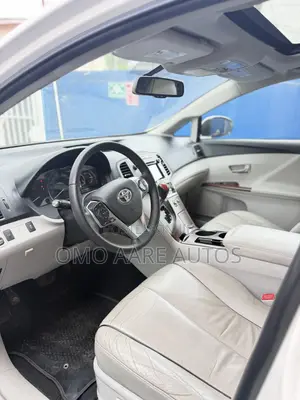 Toyota Venza XLE 2010 White