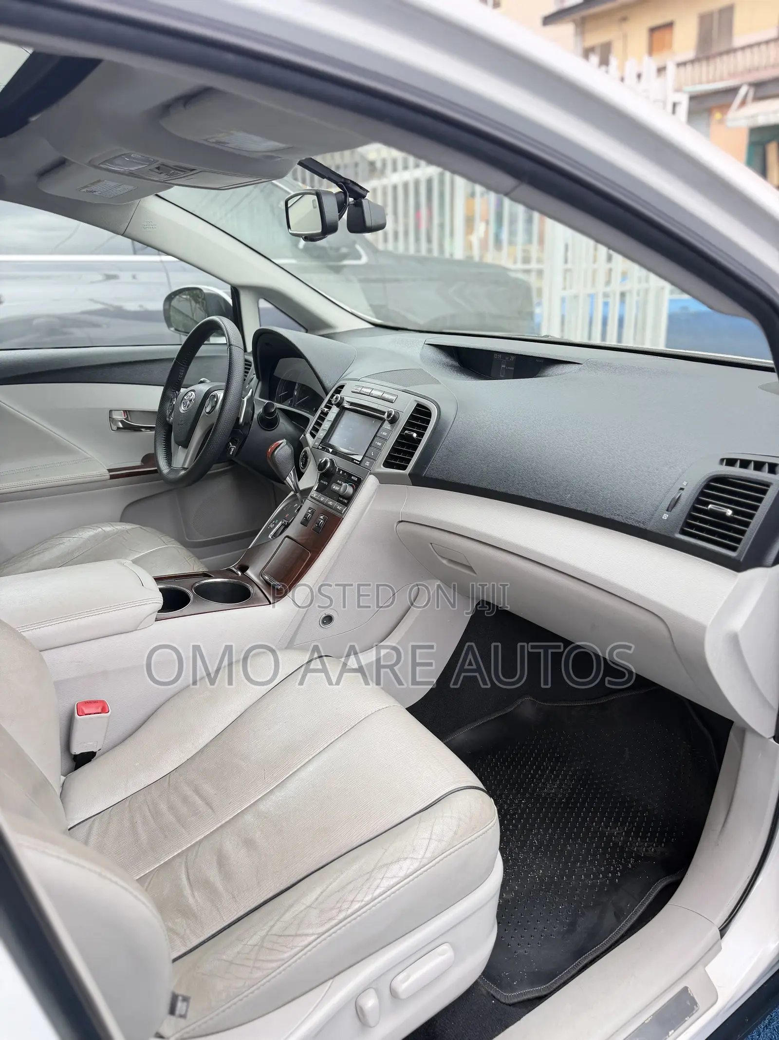 Toyota Venza XLE 2010 White