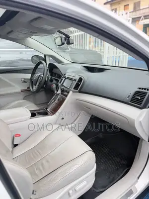 Toyota Venza XLE 2010 White