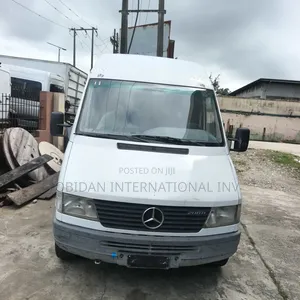 Mercedes-Benz Sprinter 2000 White