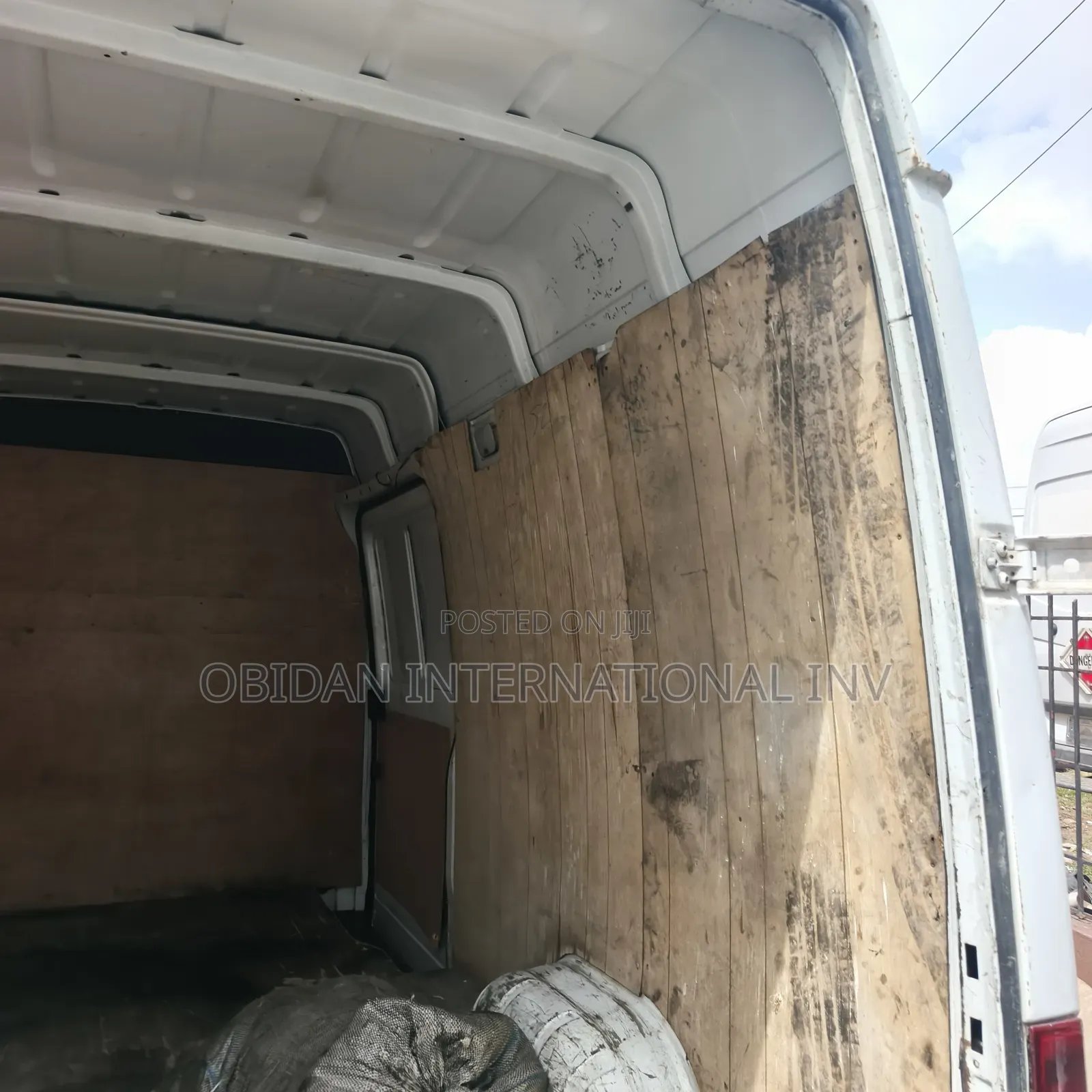 Mercedes-Benz Sprinter 2000 White